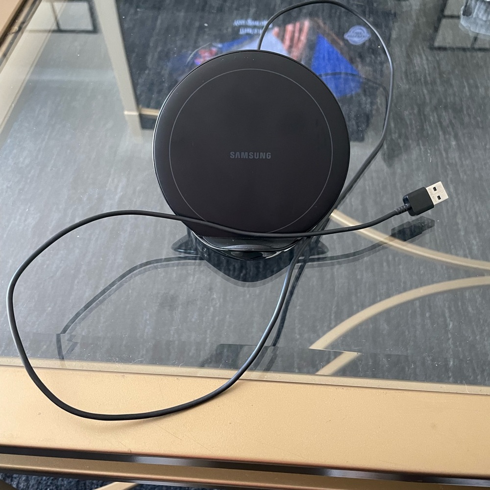 Samsung wireless iPhone charger